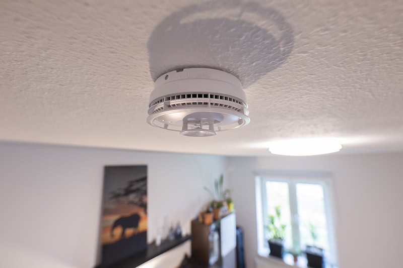 An image of a smoke detector.